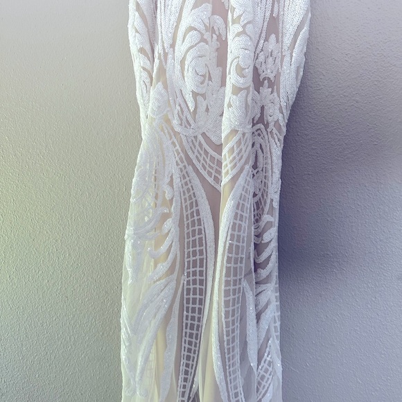 Lulus Always Adored White and Nude
Sequin Mermaid Maxi Wedding Dress XS - Picture 9 of 13